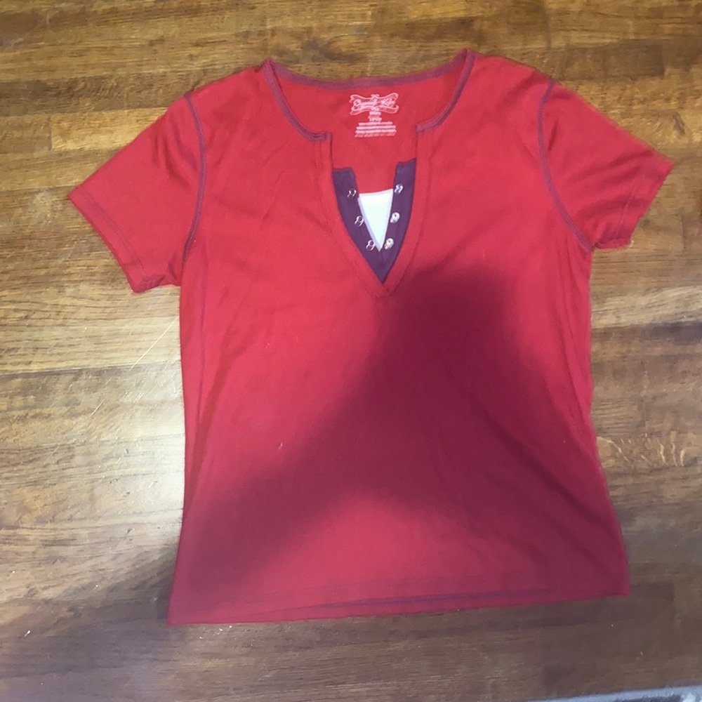 These are crystal cole T-shirts. They come together. They have no stains.